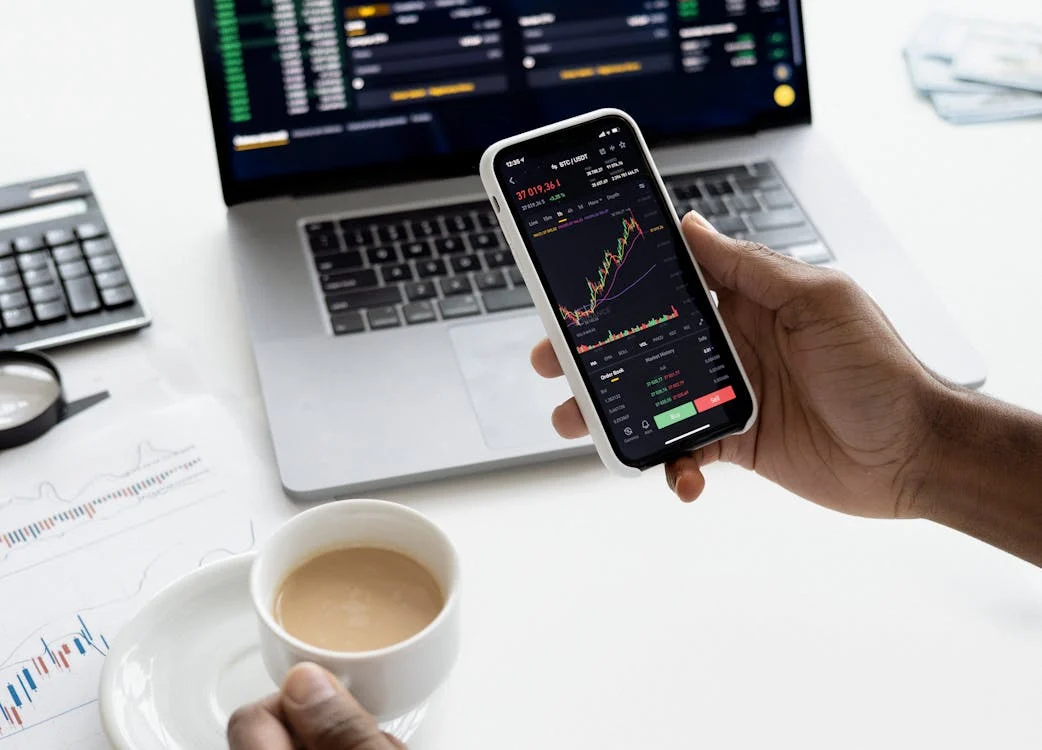 image3 Alt Text: Guide to breakouts and fakeouts for successful trading